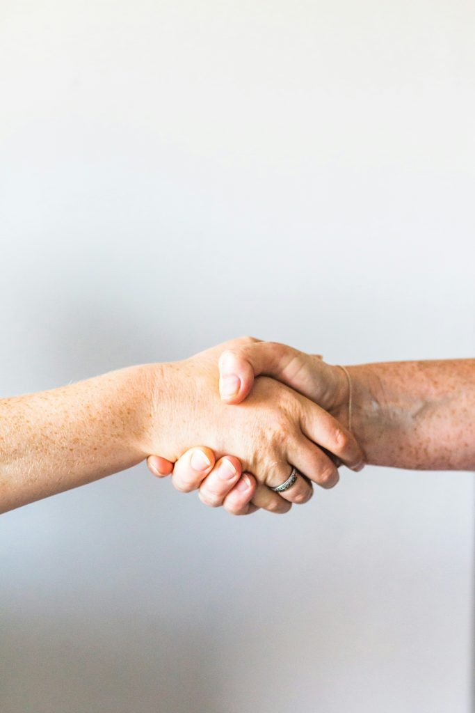 sincerely-media-EtyBBUByPSQ-unsplash-683x1024.jpg